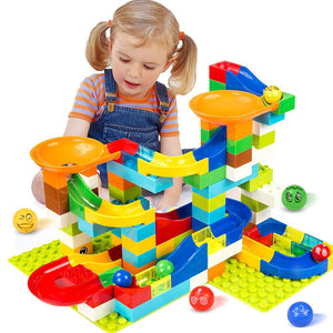 Building with slides made of blocks - mamyfull